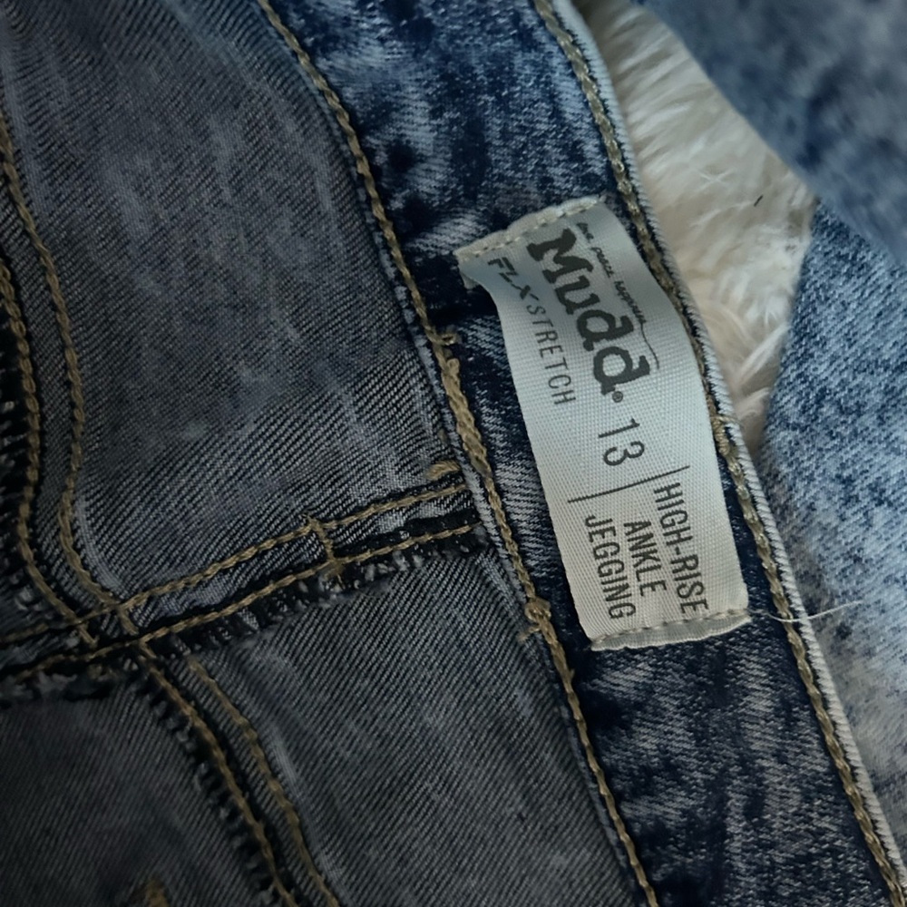 Mudd High Rise Ankle Ripped Jegging - Picture 3 of 3